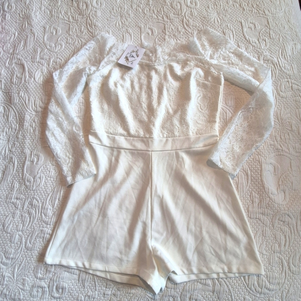 DazoSue women's size Large ivory long sleeve jumpsuit lace sleeve bodice, NWT